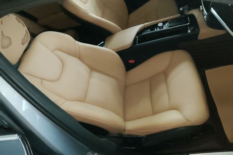 Used Volvo S90 2017 T5 Zhiyuan Edition
