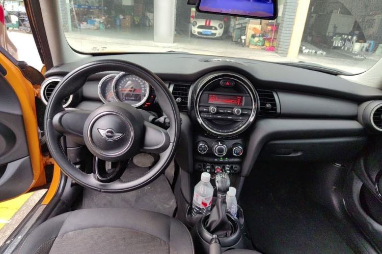 Used MINI 2015 1.2T ONE Five-Door Edition Center Console