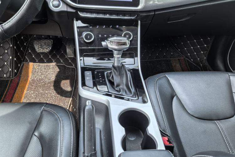 Used Chery Arrizo 5 2019 1.5L CVT Leisure Edition China V standard Interior 6