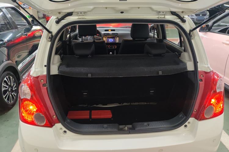 Used Suzuki Swift 2014 1.5L Automatic Fashion Edition Trunk