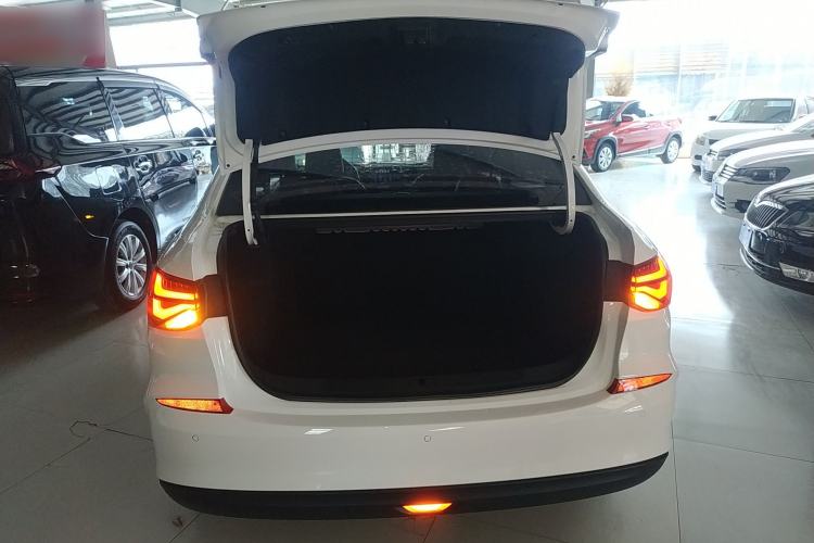 Used Chevrolet Monza 2020 320 Automatic Enjoyment Edition
