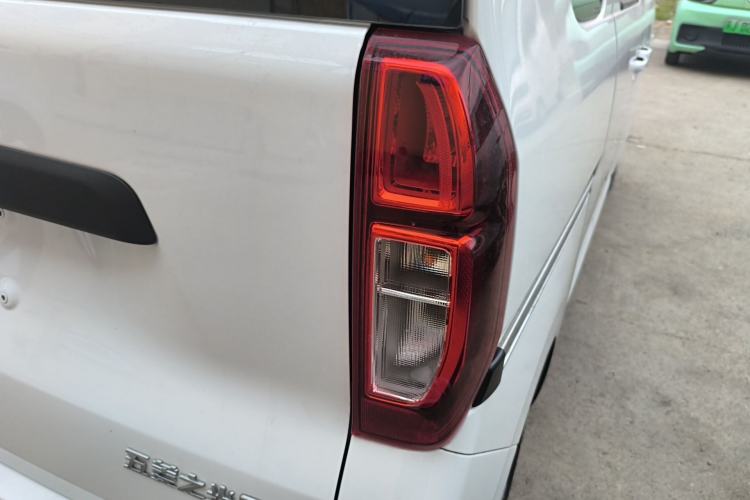 Used Wuling Zhiguang New Energy 2025 Model 305km Ambitious Edition Exterior 3