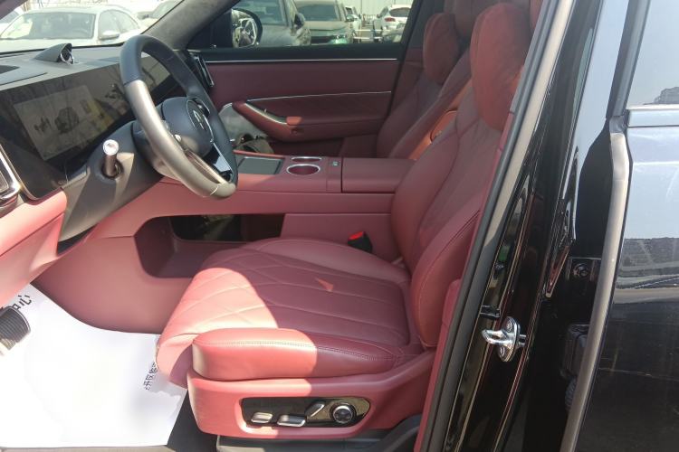 Used Hima AITO M8 2025 Extended-Range Ultra Version 53.4 kWh 5-Seater Edition Left Front Seat