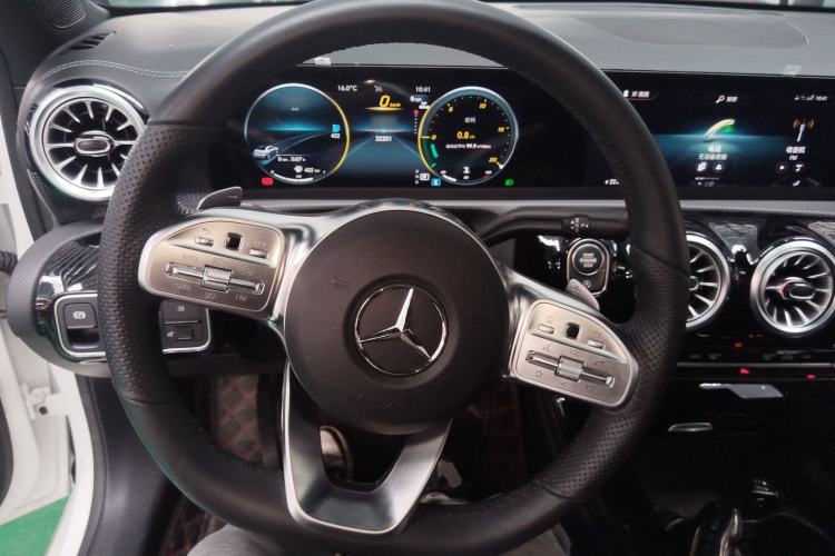 Used Mercedes-Benz A-Class 2022 Revised Version A 200 L Sport Sedan Fashionable Style
