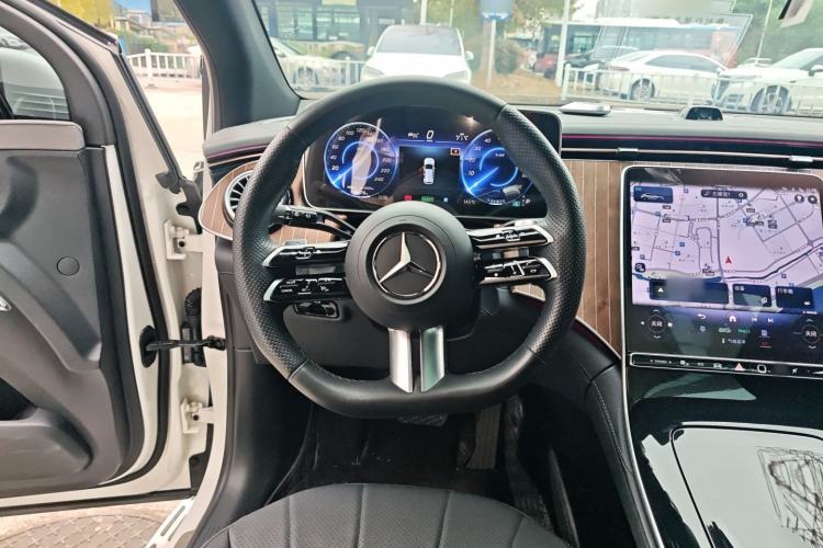 Used Mercedes-Benz EQE SUV 2023 350 4MATIC Pioneer Edition Steering Wheel
