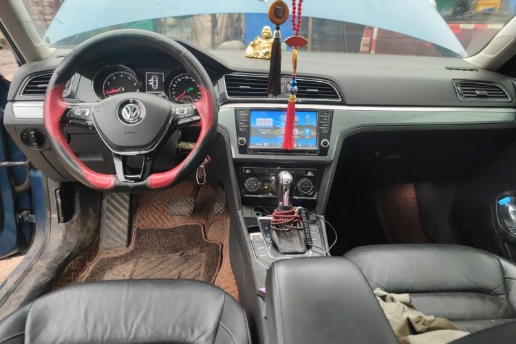 Used Volkswagen Lamando 2015 330TSI DSG Comfort Edition Center Console