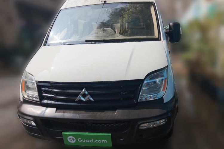 Used SAIC MAXUS Xintu V80 2012 2.5T Mid-Roof Value-Added Logistics Version C