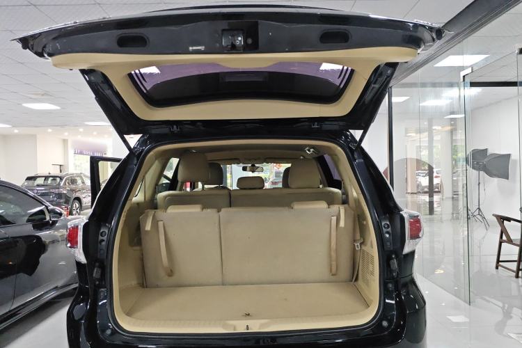 Used Toyota Highlander 2017 2.0T Four-Wheel Drive Elite Edition 7-Seater Trunk