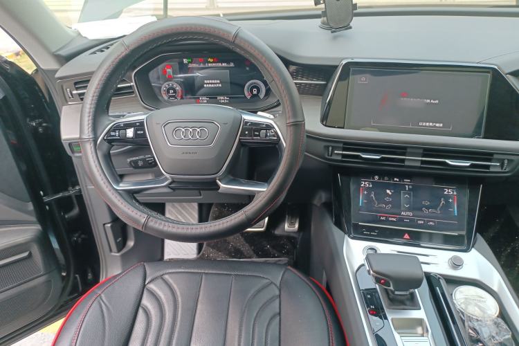 Used Audi Q6 2025 40 TFSI quattro Commemorative Edition Yulin Package 7 Seats Steering Wheel