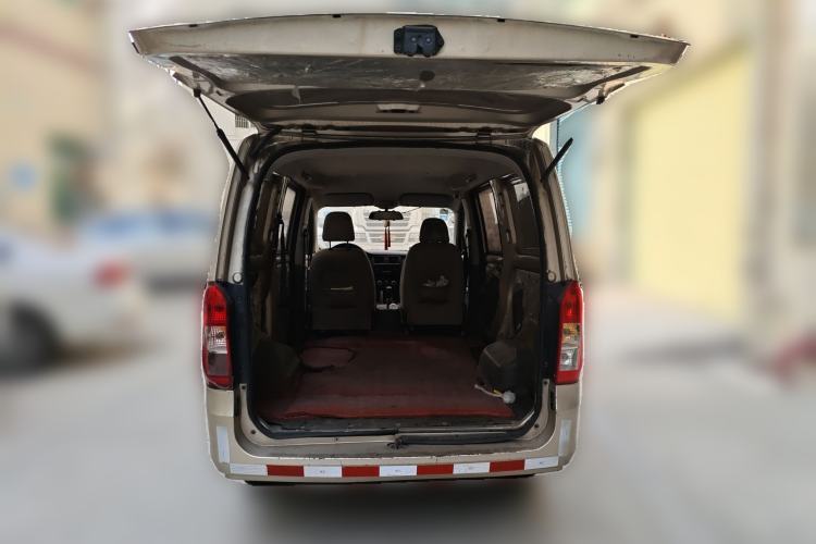 Used Wuling Rongguang V 2016 1.5L Practical Version Trunk