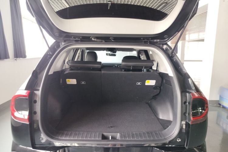 Used Hyundai ix35 2023 Musso 2.0L Prestige LUX Edition Trunk