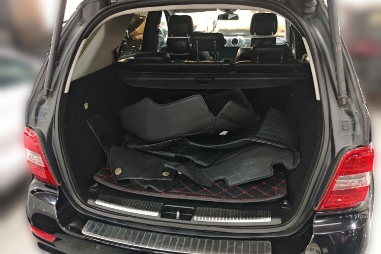 Used Mercedes-Benz M-Class AMG 2011 AMG ML 63 Trunk