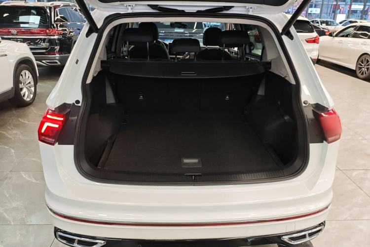 Used Volkswagen Tiguan L 2023 330TSI Automatic Two-Wheel Drive R-Line Enjoyment Edition Trunk