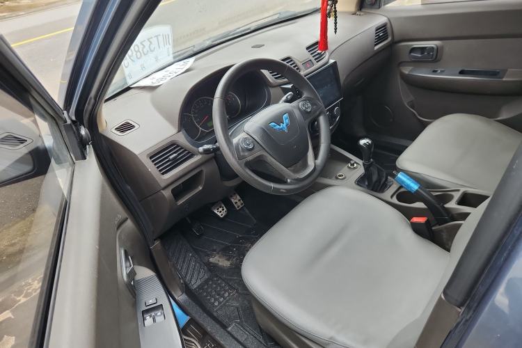 Used Wuling Hongguang 2014 1.5L Base Version Driver Seat