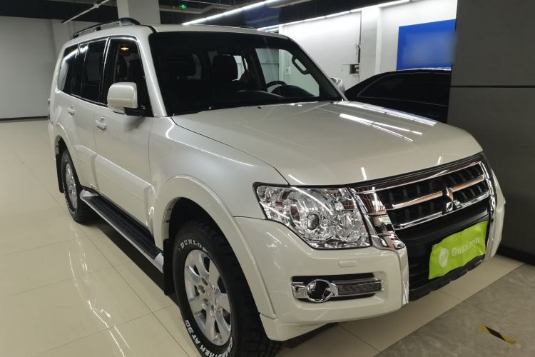Used Mitsubishi Pajero 2018 3.0L Automatic Standard Edition
