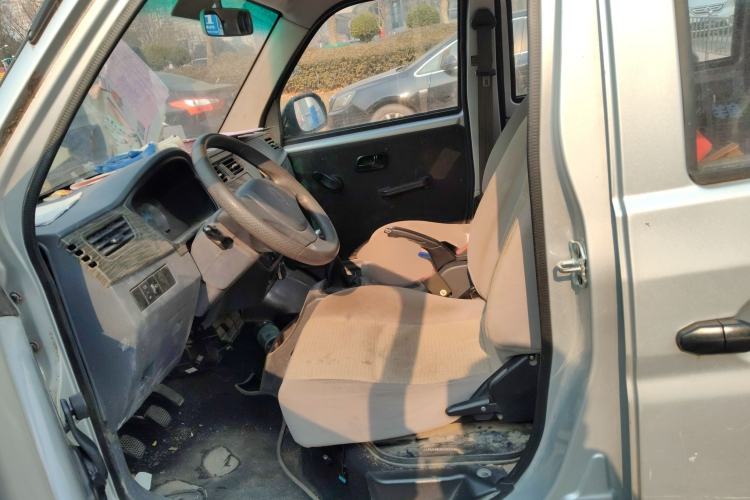 Used Jinbei Hiace X30 2023 1.5L Super-Comfortable Passenger Van 5/6/7-Seater Non-Air-Conditioned Version Model SWC15M