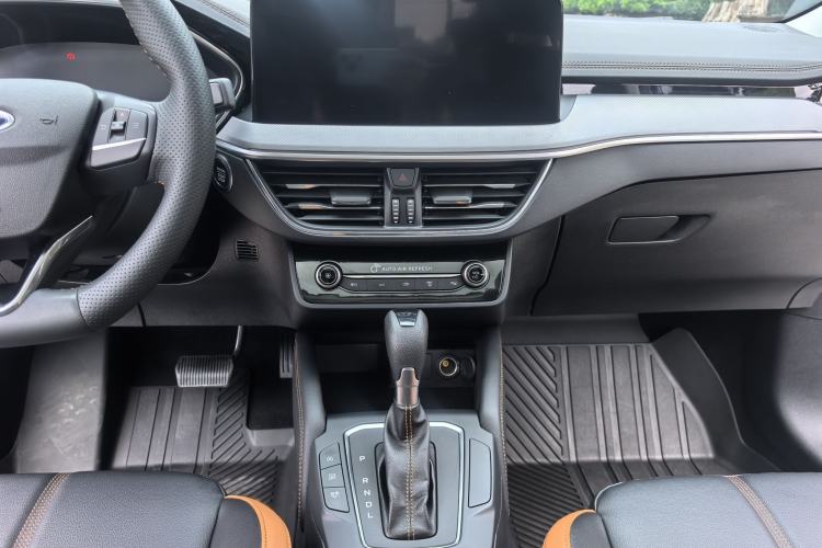 Used Ford Focus 2022 Sedan EcoBoost 180 Automatic Performance Edition