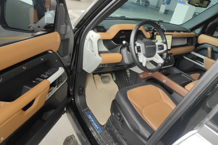 Used Land Rover Defender 2023 Facelift 110 3.0T P400 X-DYNAMIC HSE Driver Seat