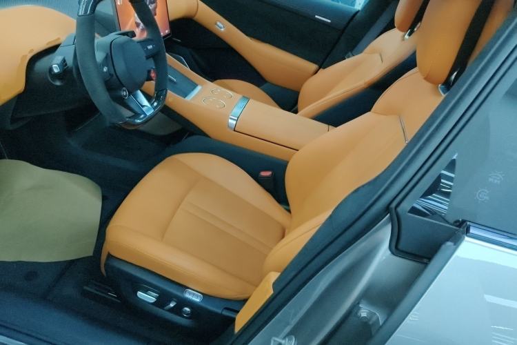 Used Xiaomi Auto YU7 2025 Ultra-Long Range High-Performance All-Wheel-Drive Max Edition
