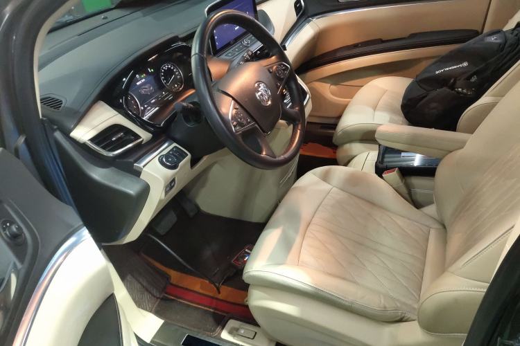 Used Buick GL8 2023 Facelifted Land Cruiser Executive Luxury Version Left Front Seat