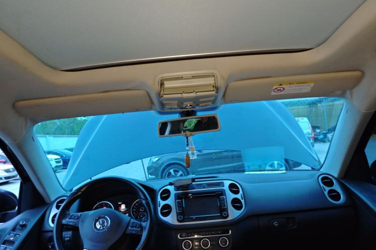 Used Volkswagen Tiguan 2015 1.8TSI Automatic Two-Wheel Drive Luxury Model Headliner