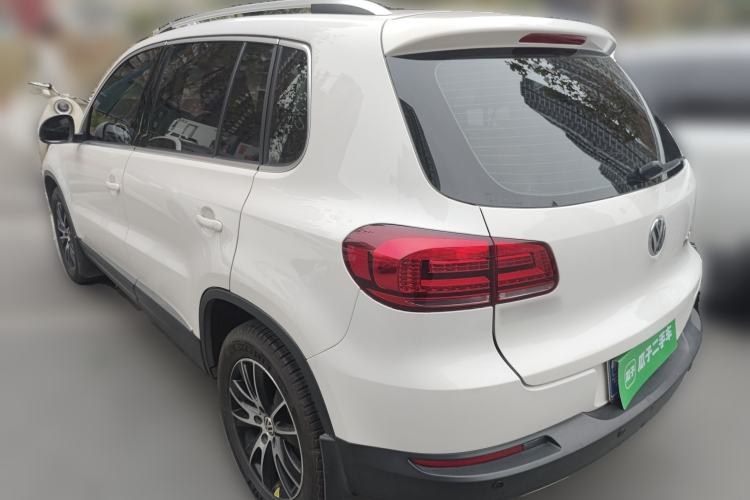 Used Volkswagen Tiguan 2015 1.8TSI Automatic Two-Wheel Drive Luxury Model Rear Left 45 Deg