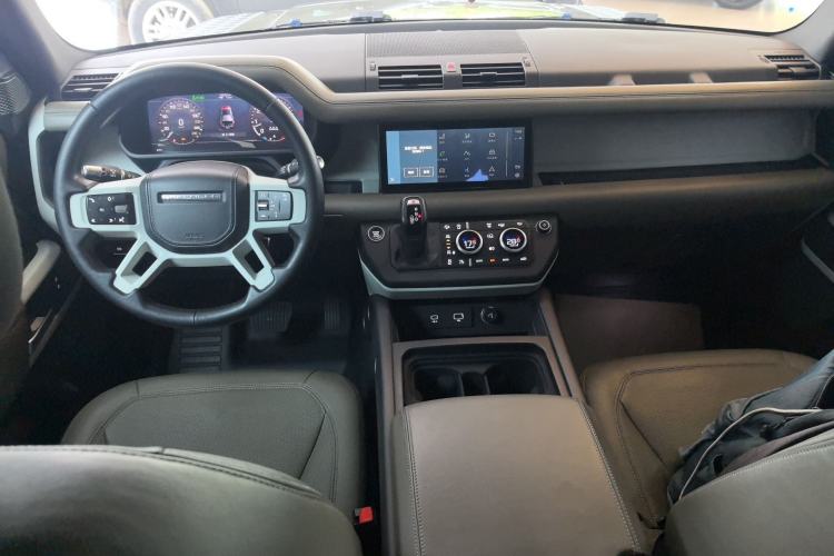 Used Land Rover Defender 2020 110 P400 HSE Center Console
