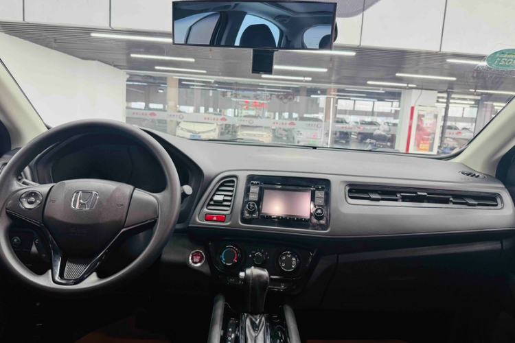 Used Honda Vezel 2017 1.8L CVT Front-Wheel Drive Pioneer Edition Interior 3