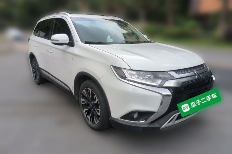 Used Mitsubishi Outlander 2019 2.0L Two-Wheel Drive Comfort Edition 5 Seats China V Standard Front Right 45 Deg