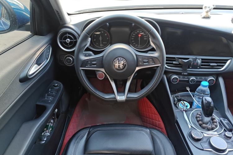 Used Alfa Romeo Giulia 2017 2.0T 200HP Luxury Edition