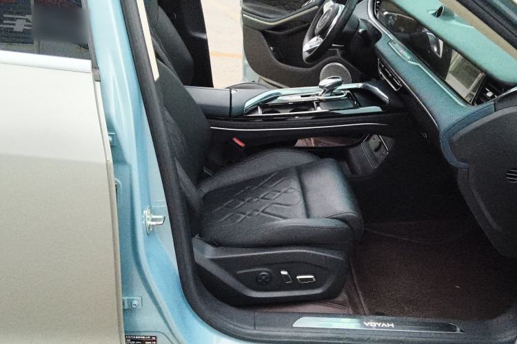 Used VOYAH FREE 2023 Four-Wheel Drive Extended-Range Model with Ultra-Long Range
