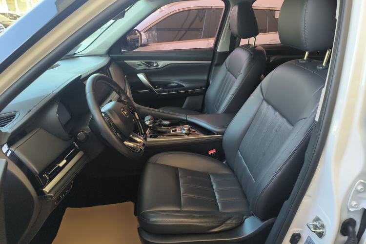 Used CHANGAN CS95 2019 2.0T Two-Wheel-Drive Luxury Version
