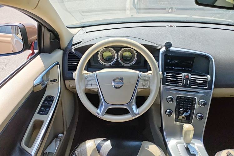 Used Volvo XC60 2012 T5 Comfort Edition Steering Wheel