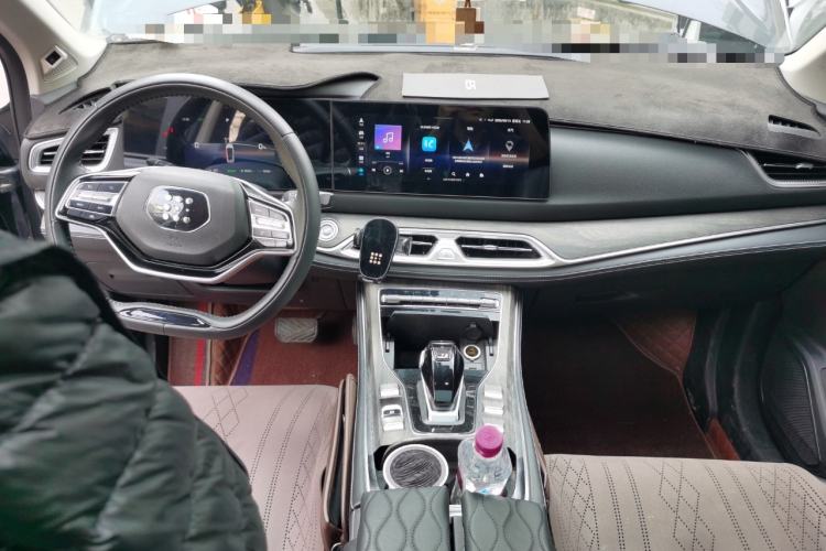 Used Landian E5 2024 Honor Edition 100KM Premium Model 7 Seats Center Console