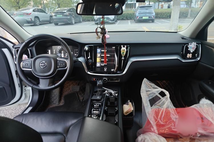 Used Volvo S60 2020 T4 Zhiyi Luxury Edition