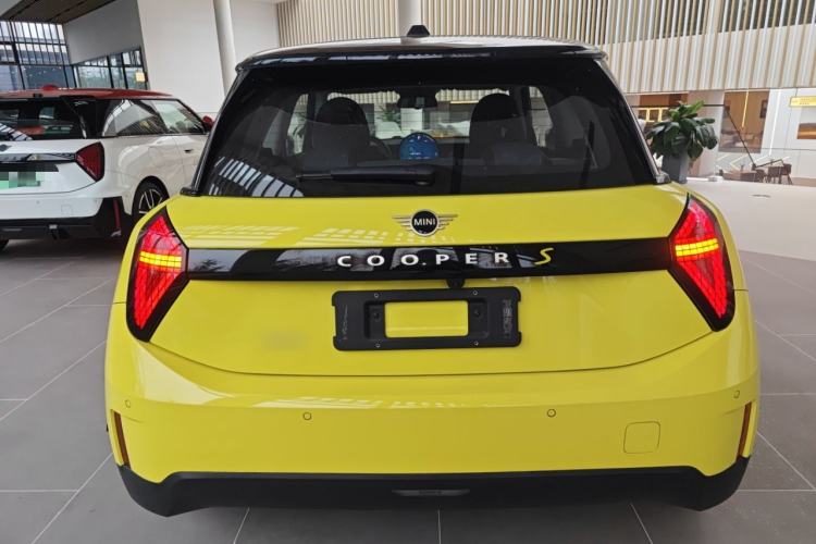 Used MINI Electric MINI COOPER 2024 452km COOPER SE Artist