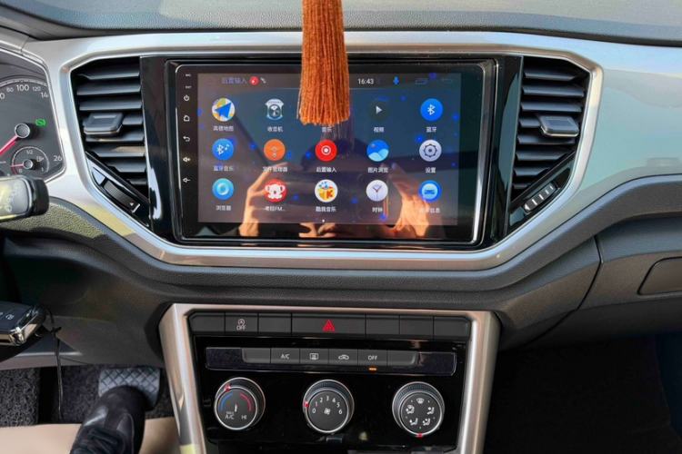 Used Volkswagen T-ROC 2018 230TSI DSG Two-Wheel Drive Advanced Version China VI Standard Audio And AC Panel