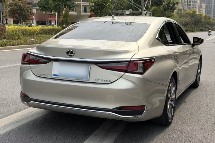 Used Lexus ES 2020 200 Excellence Edition

