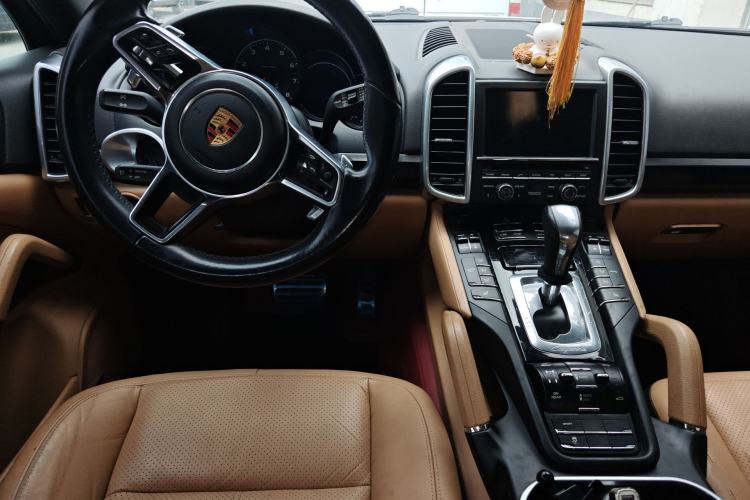 Used Porsche Cayenne 2015 Cayenne 3.0T Center Console