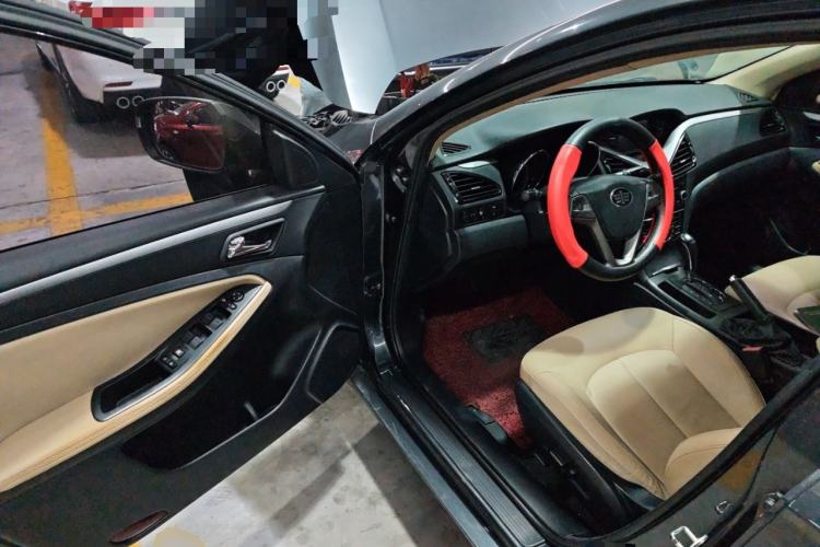 Used Bestune B70 2014 2.0L automatic luxury version
