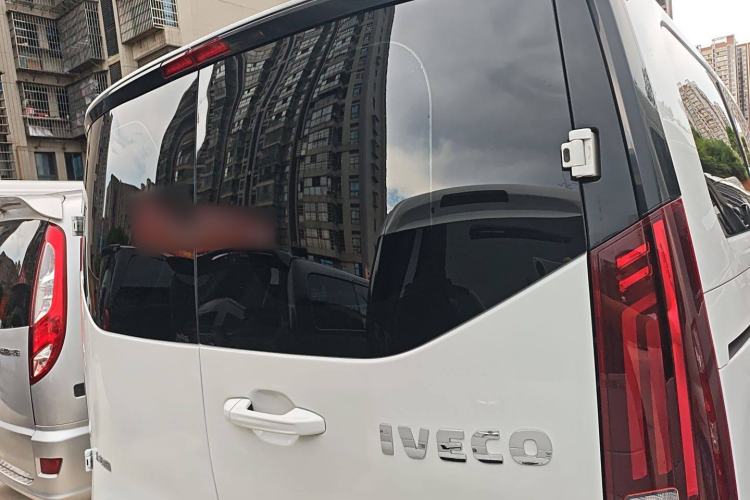 Used Iveco Fidato 2023 C30 Passenger Van 2.0T 93kW Manual Transmission Xingtu Edition Low Roof
