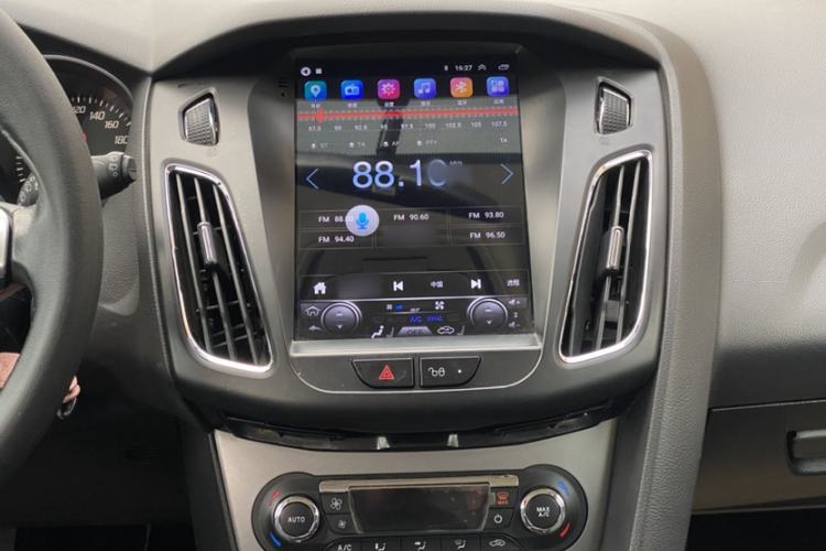 Used Ford Focus 2012 Hatchback 1.6L Manual Fashion Edition Audio And AC Panel