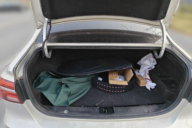 Used Roewe i6 New Energy 2017 45T Hybrid Connective Smart Luxury Edition Trunk