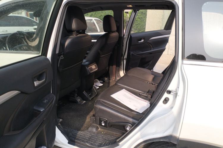 Used Toyota Highlander 2017 2.0T Four-Wheel Drive Luxury Edition 7 Seats Left Rear Seat