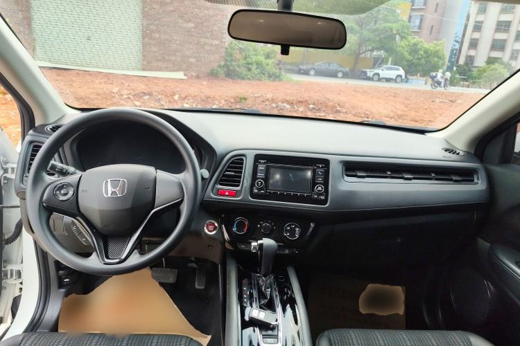 Used Honda Vezel 2017 1.8L CVT Front-Wheel Drive Pioneer Edition Center Console