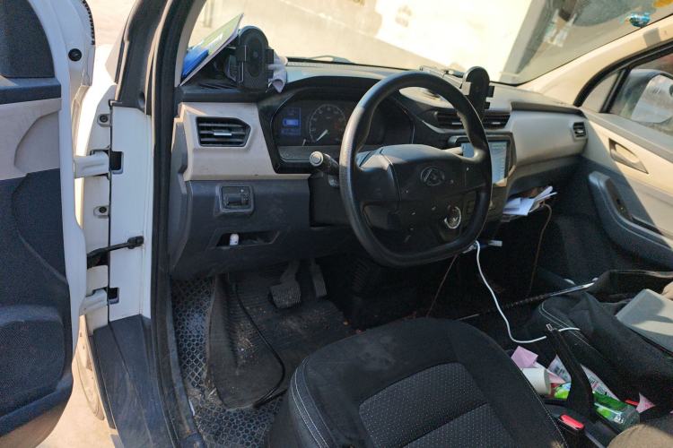 Used SAIC MAXUS EV30 2022 Pure-Electric Smart Logistics Expert with Long Wheelbase Guoxuan