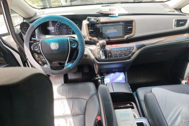 Used Honda Odyssey 2018 2.4L Luxury Edition Center Console