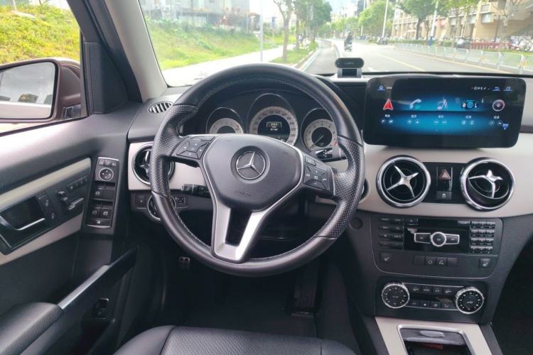 Used Mercedes-Benz GLK-Class 2013 GLK 300 4MATIC Dynamic Sunroof Model
