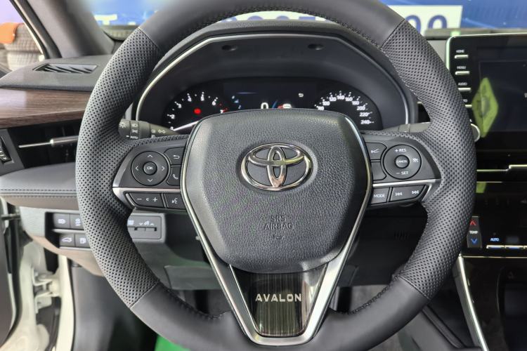 Used Toyota Avalon 2019 2.0L Ambition Edition China VI

