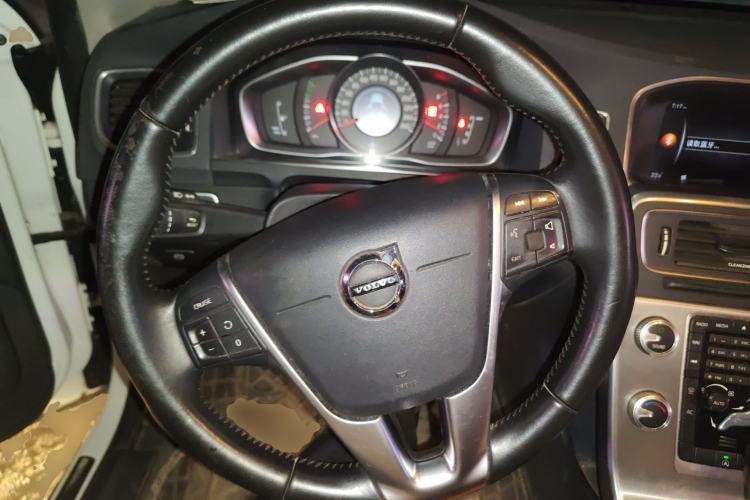 Used Volvo S60 2018 S60L T3 Smart Progress Edition Steering Wheel